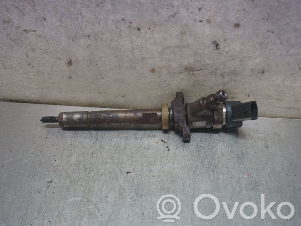 Inyector de combustible   1326820,172962