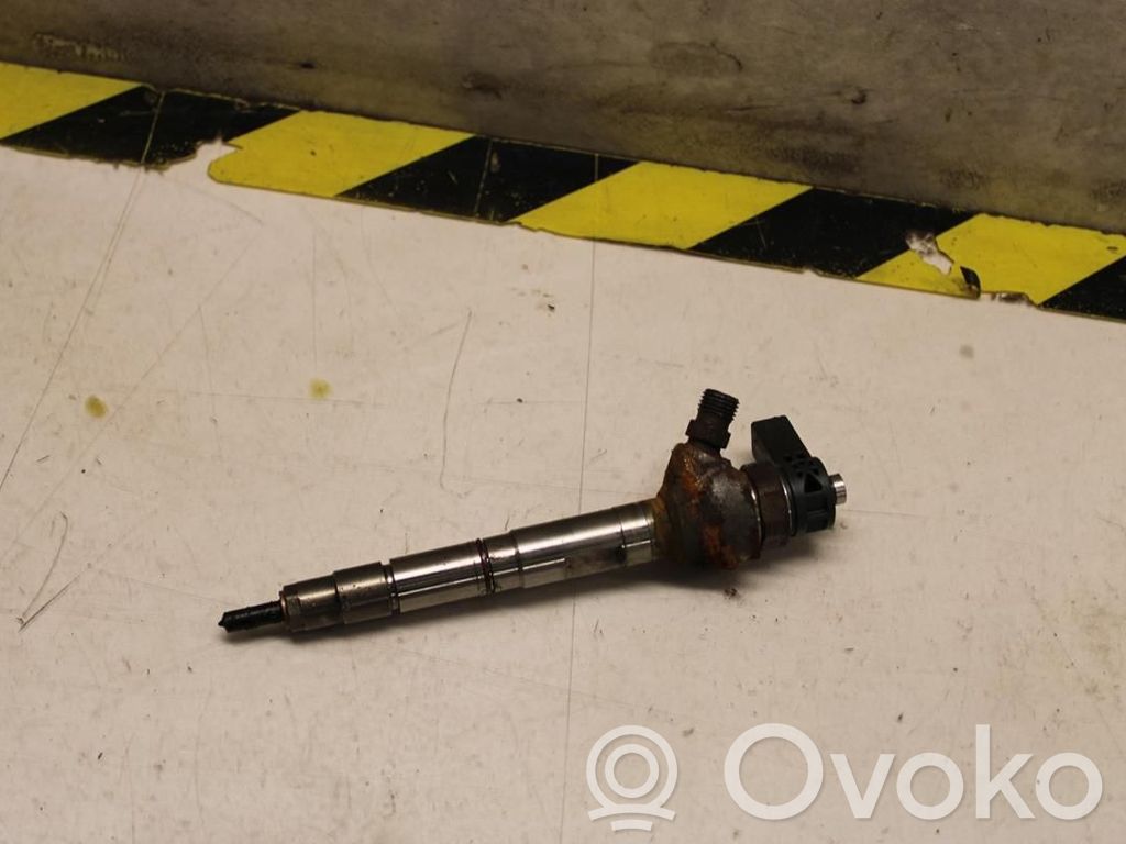 Volkswagen Golf VII Fuel injector 