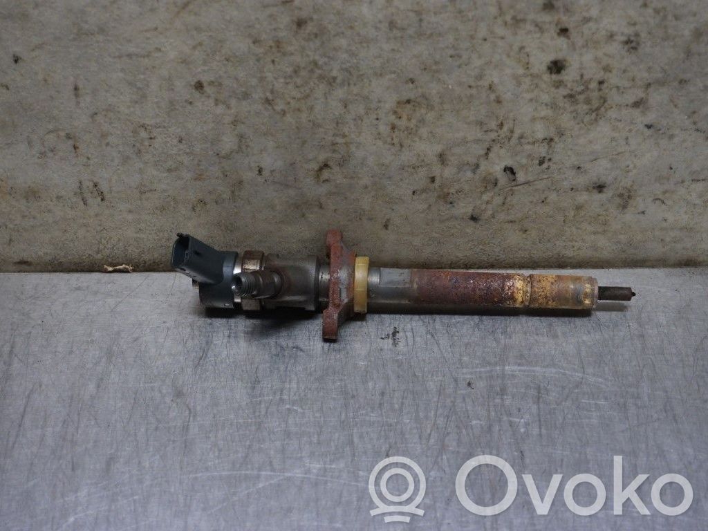 Inyector de combustible   1326820,172962
