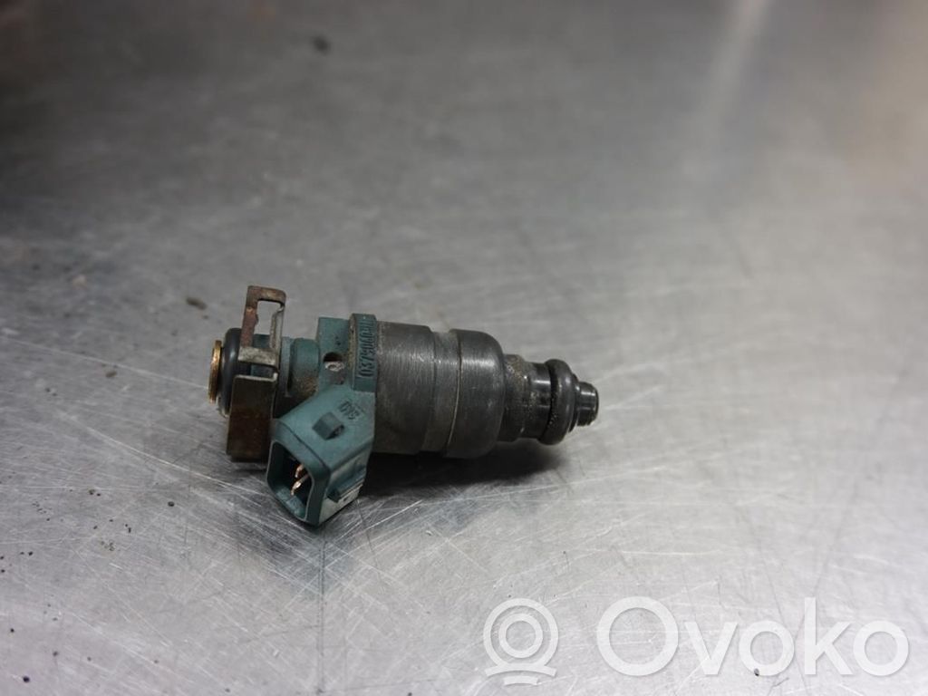 Volkswagen Golf IV Injector combustibil 