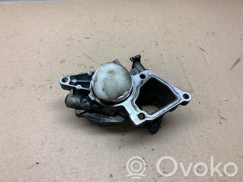 Jaguar X-Type Vacuum pump 