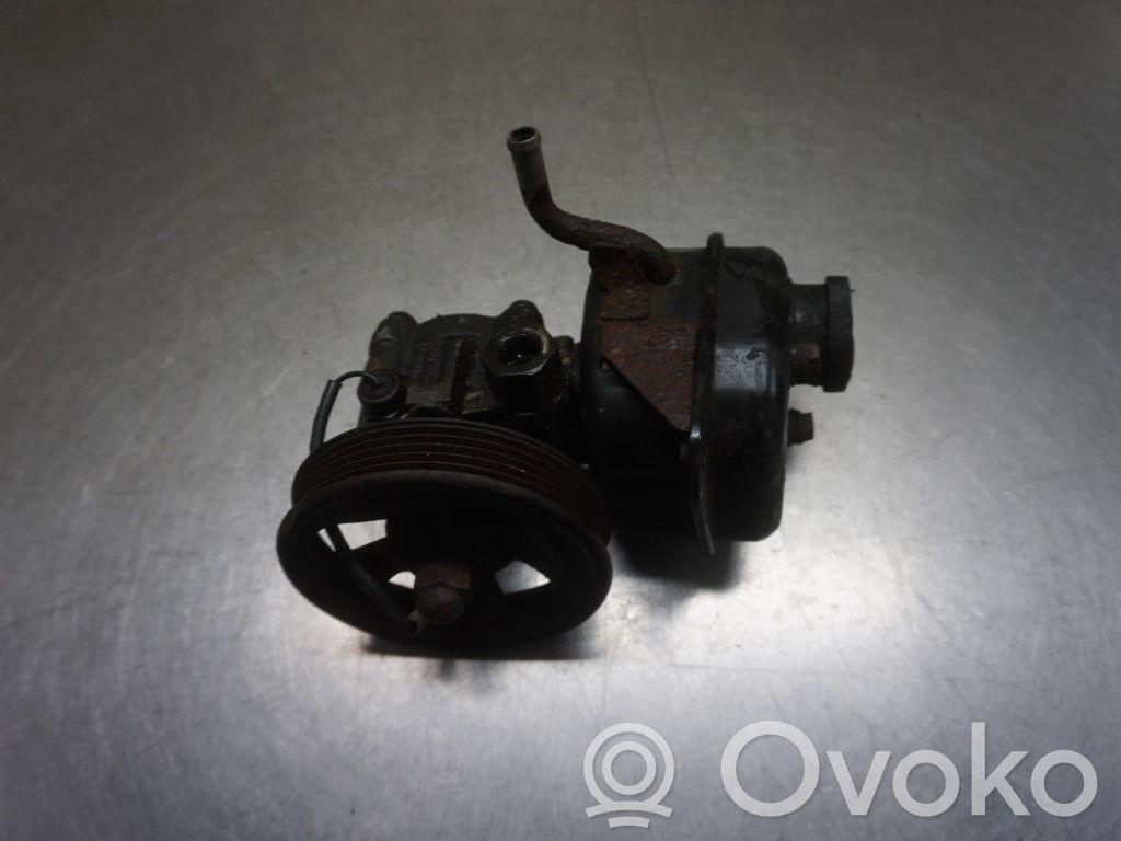 Subaru Impreza I Pompa servosterzo 