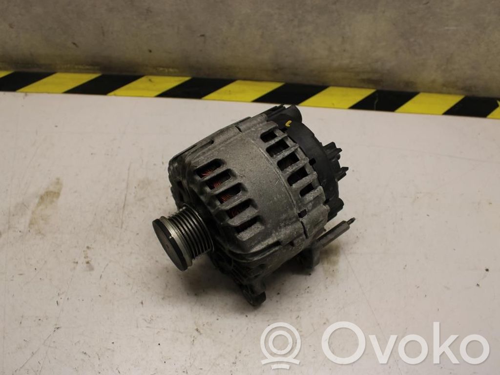 Volkswagen PASSAT B7 Generator/alternator 