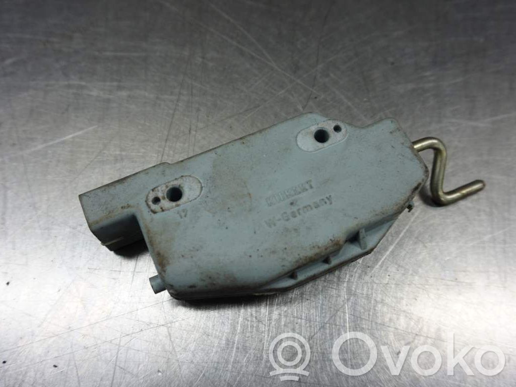 Opel Astra F Loading door lock 