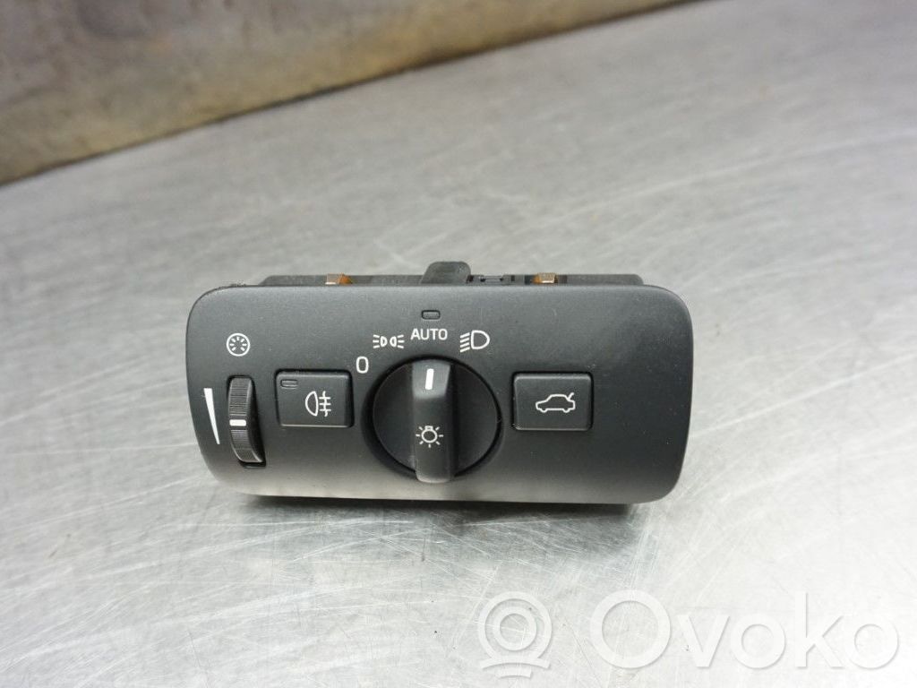 Light switch   31443831,182349,30739424
