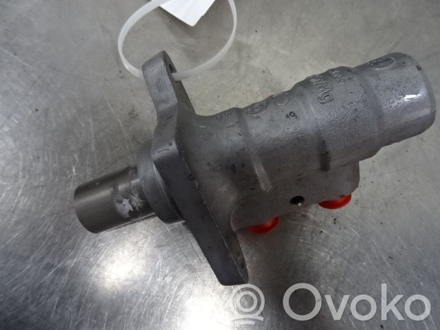 Volvo V70 Master brake cylinder 
