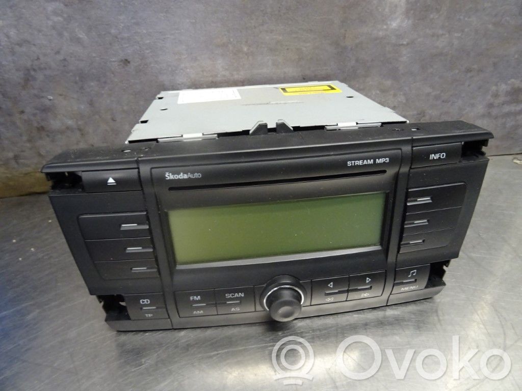 Panel / Radioodtwarzacz CD/DVD/GPS   1Z0035161C,194863