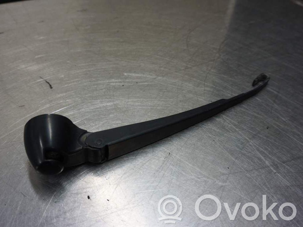 Volkswagen Golf IV Rear wiper blade arm 