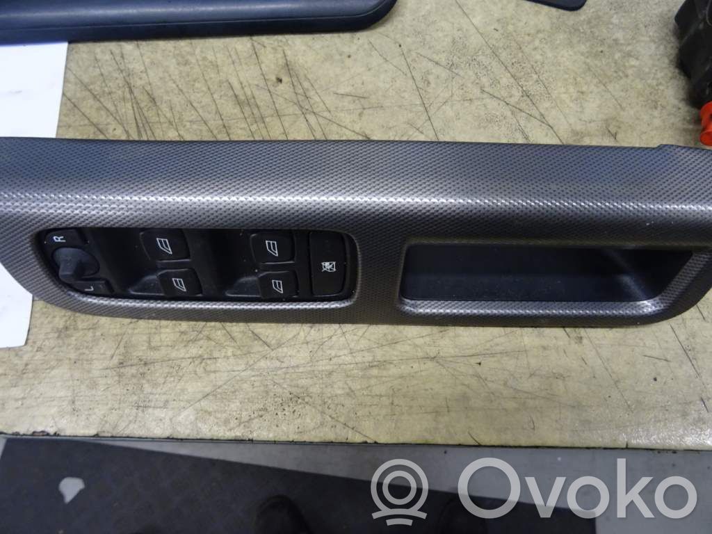 Electric window control switch   30795081,182666,30746185
