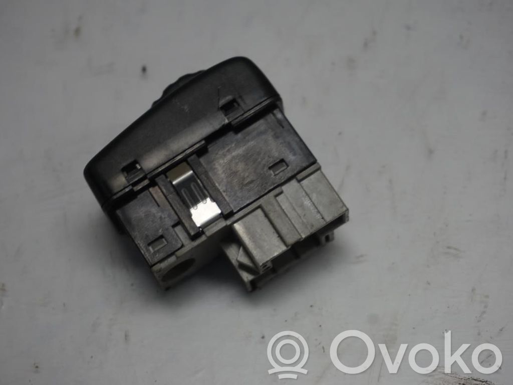 Panel lighting control switch   6849810,195247
