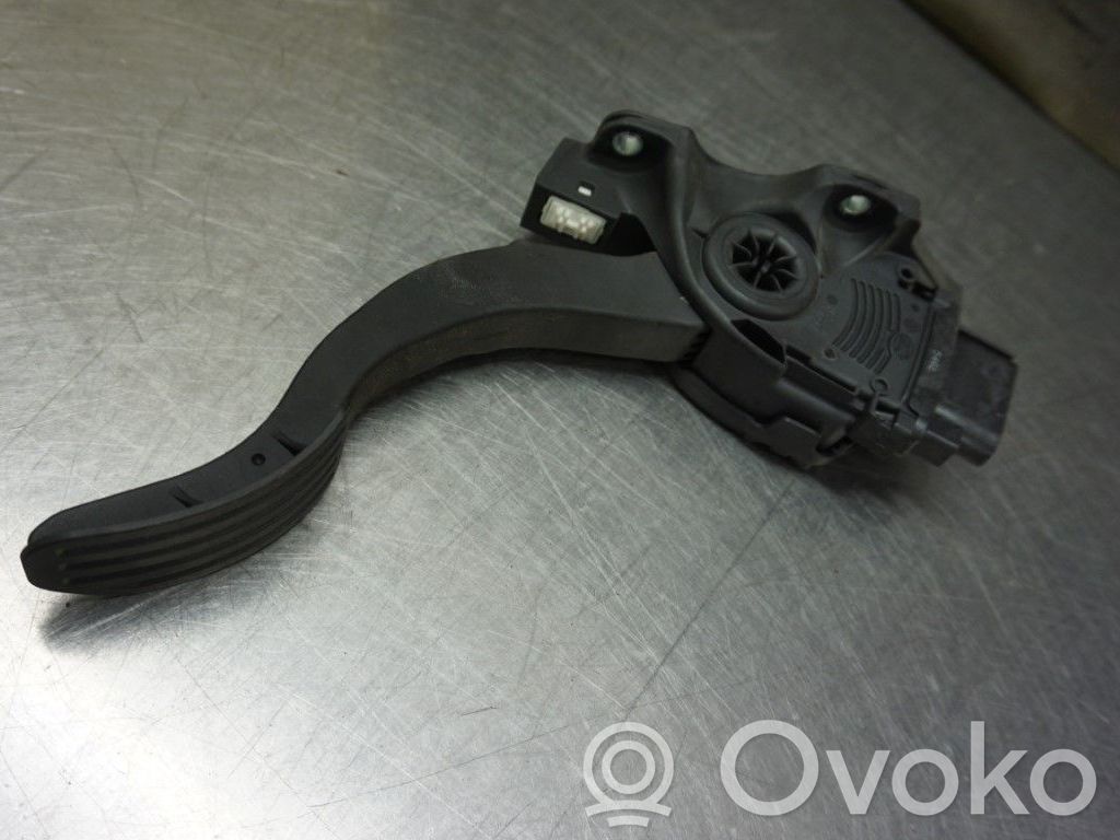 Volvo V70 Pedał gazu / przyspieszenia 