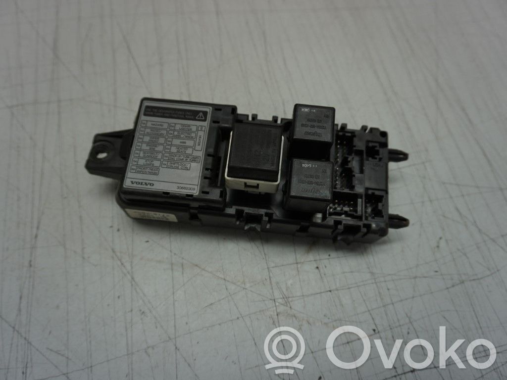 Volvo S40, V40 Modul siguranțe 