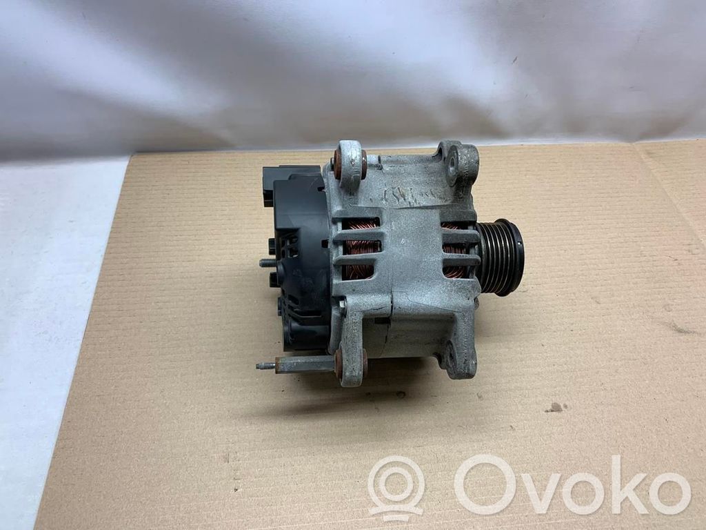 Volkswagen PASSAT B7 Generator/alternator 
