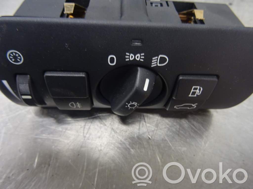 Light switch   31443846,221484,30739412
