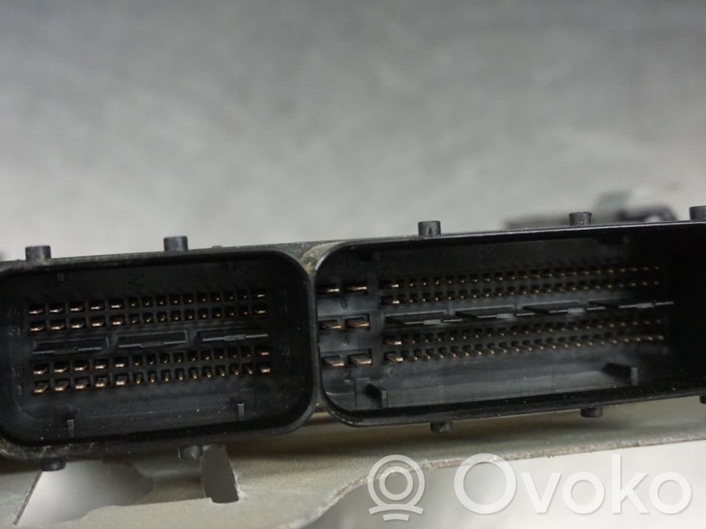 Unité de commande / module d'injection   03G906021,N021674