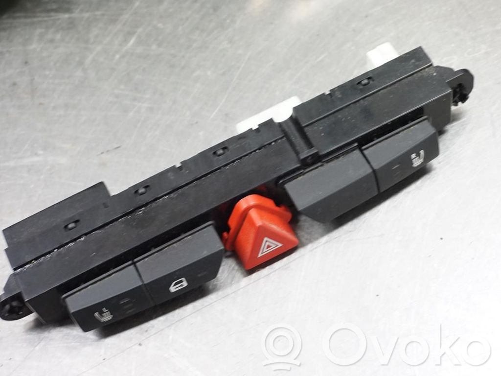 KIA Ceed Hazard light switch 