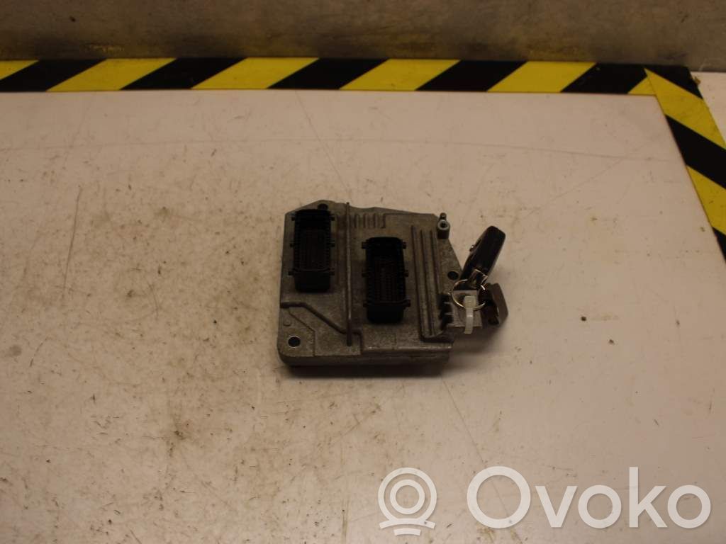 Unité de commande / module d'injection   12242190,N008330,12230740