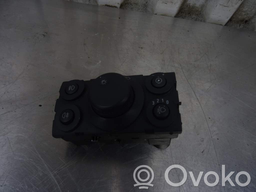 Opel Astra H Light switch 