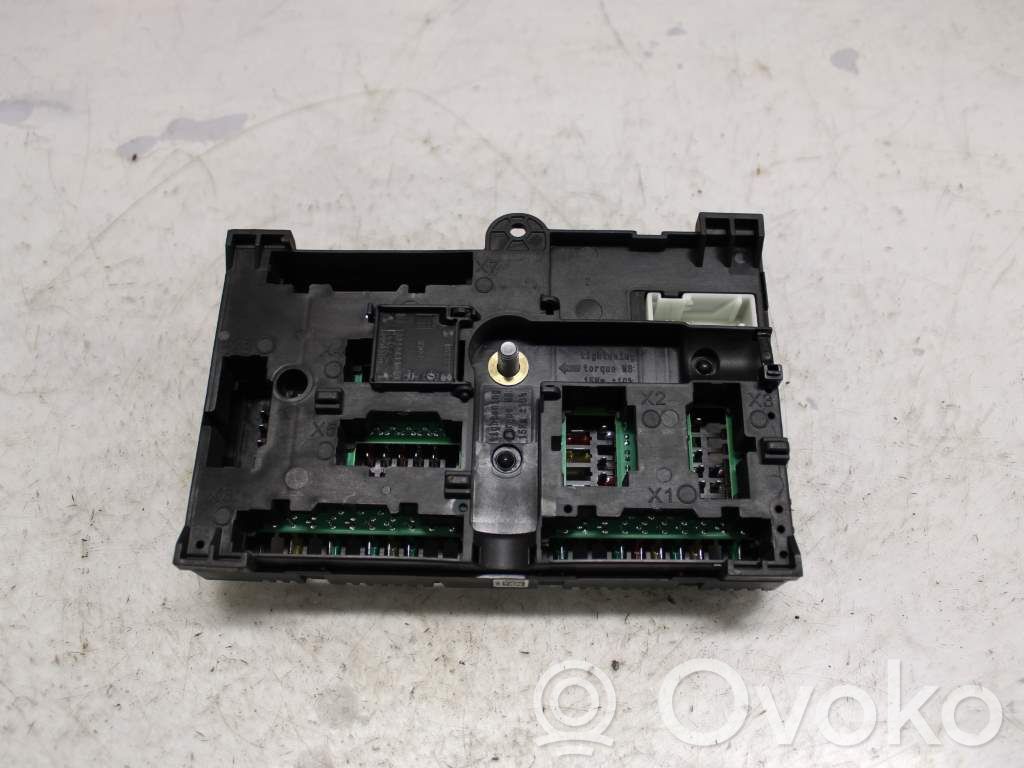 BMW 5 G30 G31 G38 Ramka / Moduł bezpieczników 