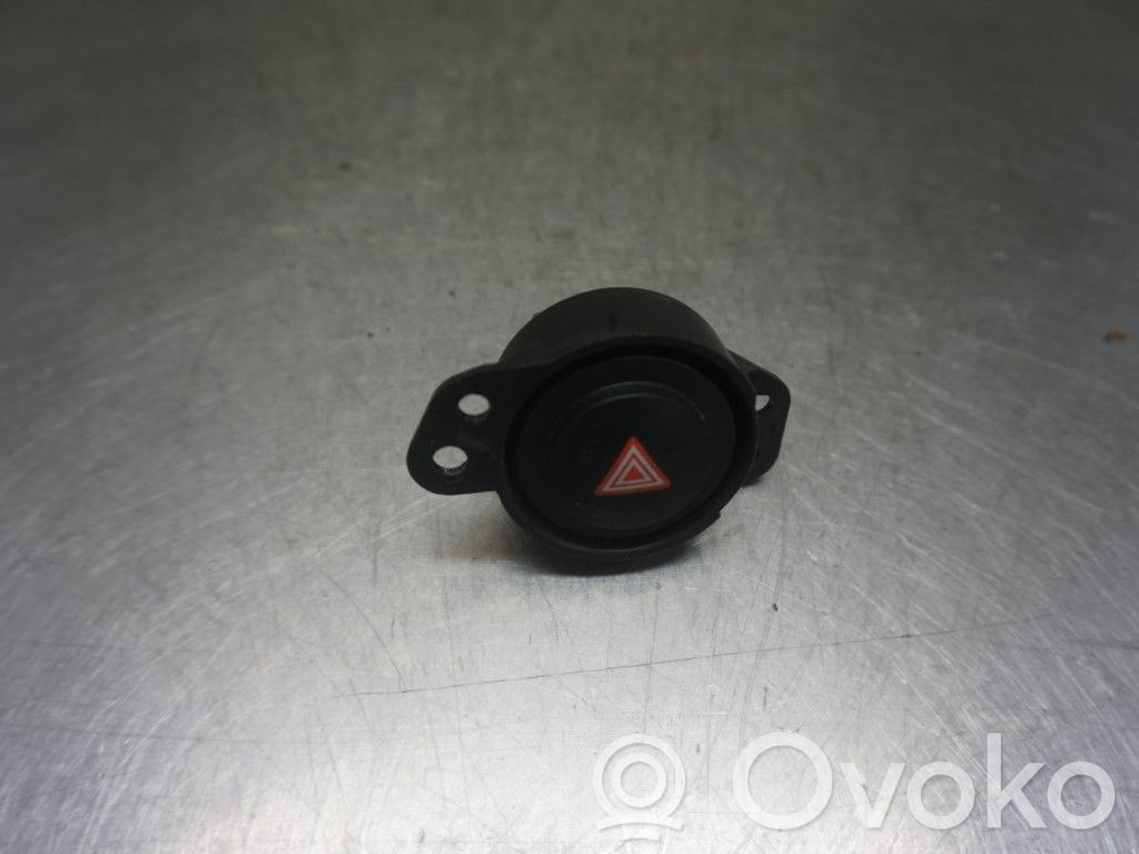 Peugeot 108 Hazard light switch 