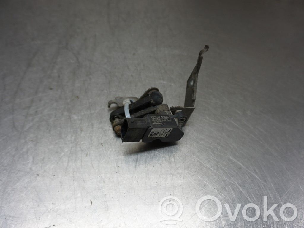Headlight/headlamp level sensor   32246988,N051904,31360331