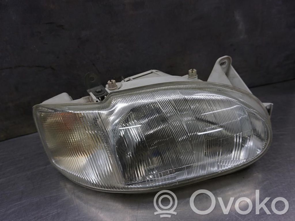 Headlight/headlamp   1046865,108656