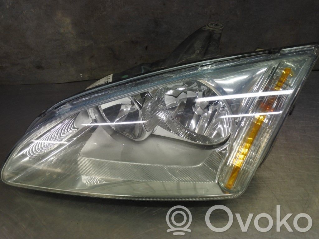 Ford Focus Headlight/headlamp 