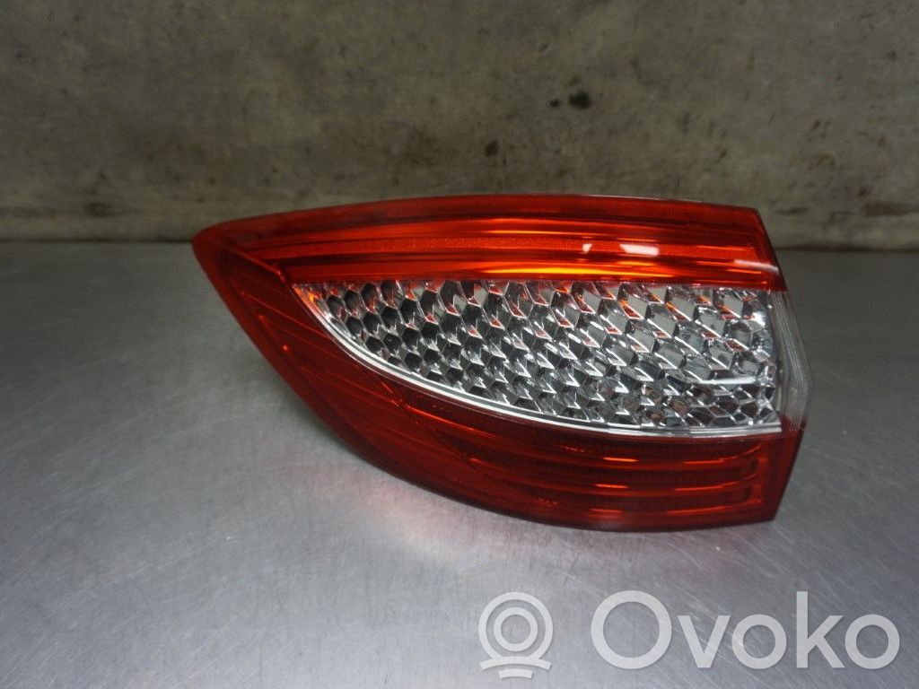 Ford Mondeo MK IV Lampa tylna 