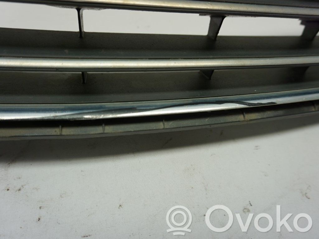 Opel Zafira B Maskownica / Grill / Atrapa górna chłodnicy 