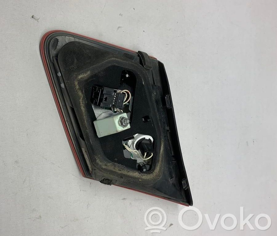 Lampy tylnej klapy bagażnika   3529622,114604