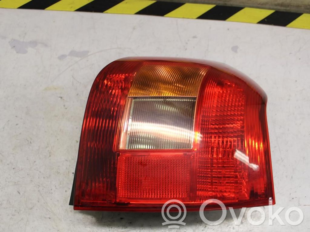 Toyota Corolla E120 E130 Lampa tylna 