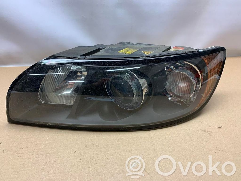 Volvo V50 Lampa przednia 