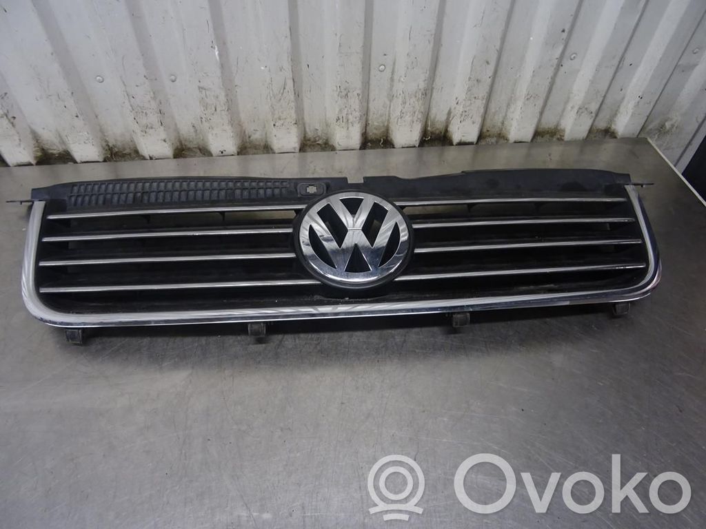 Volkswagen PASSAT B5.5 Grilă inferioară bară față 