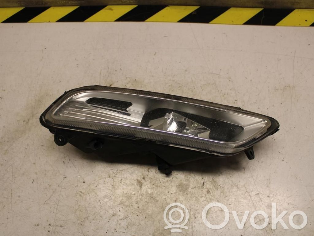 Volkswagen PASSAT B7 Fendinebbia anteriore 
