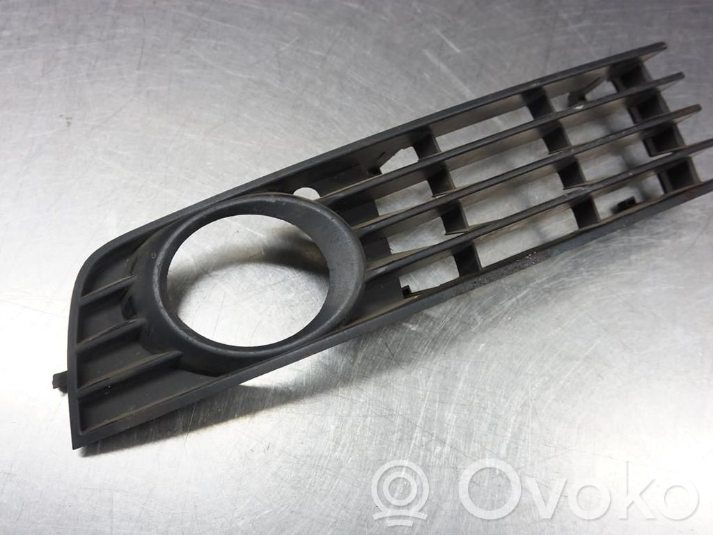 Audi A4 S4 B6 8E 8H Front bumper corner part panel trim 