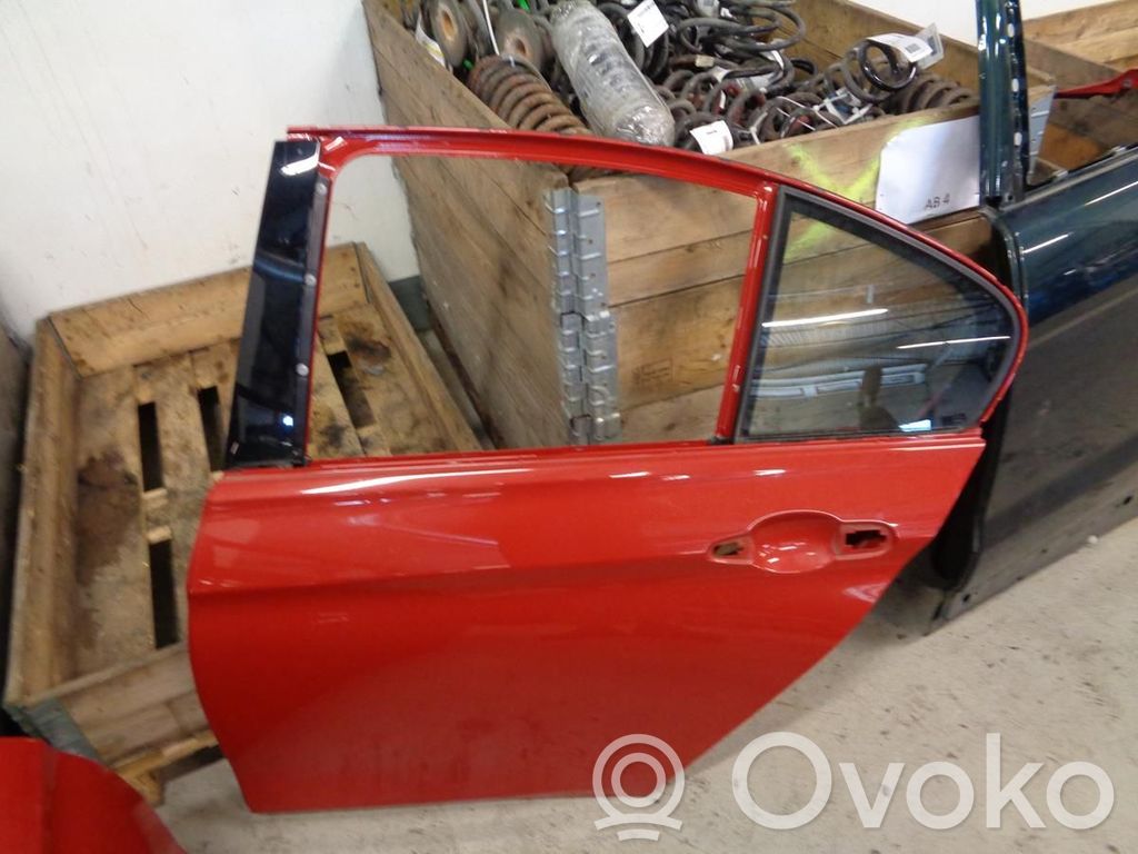 BMW 3 F30 F35 F31 Aizmugurējās durvis 