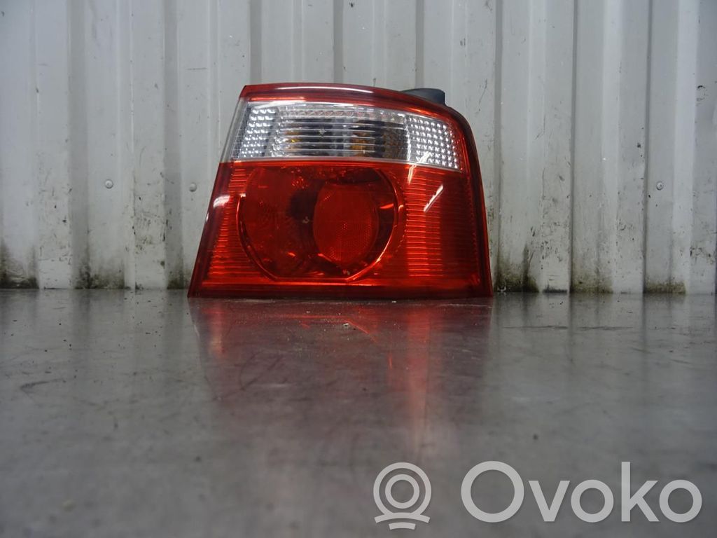 KIA Carens I Lampă spate în caroserie 