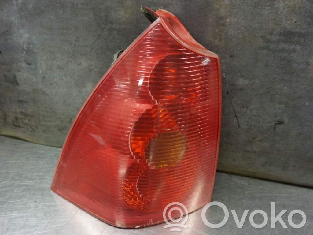 Lampa tylna   MR465607,157458