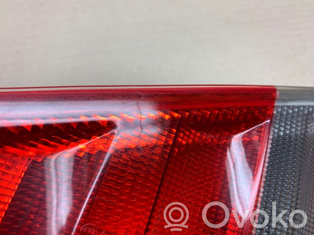 Lampy tylnej klapy bagażnika   2088200564,158194