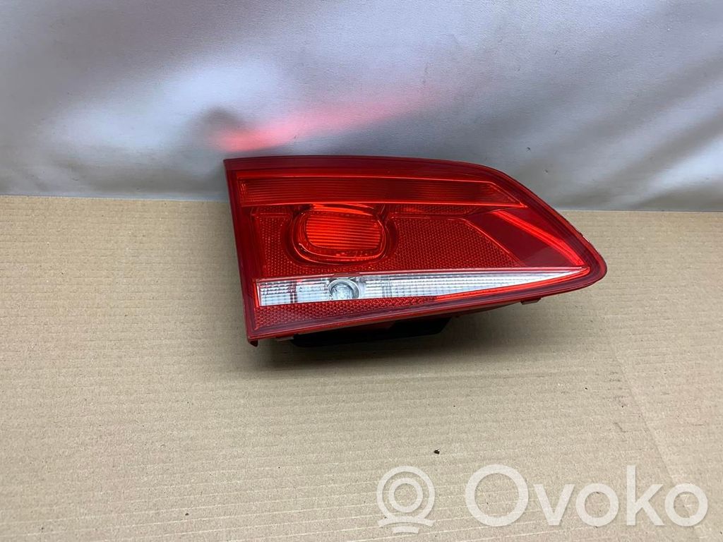 Volkswagen PASSAT B7 Luci posteriori del portellone del bagagliaio 