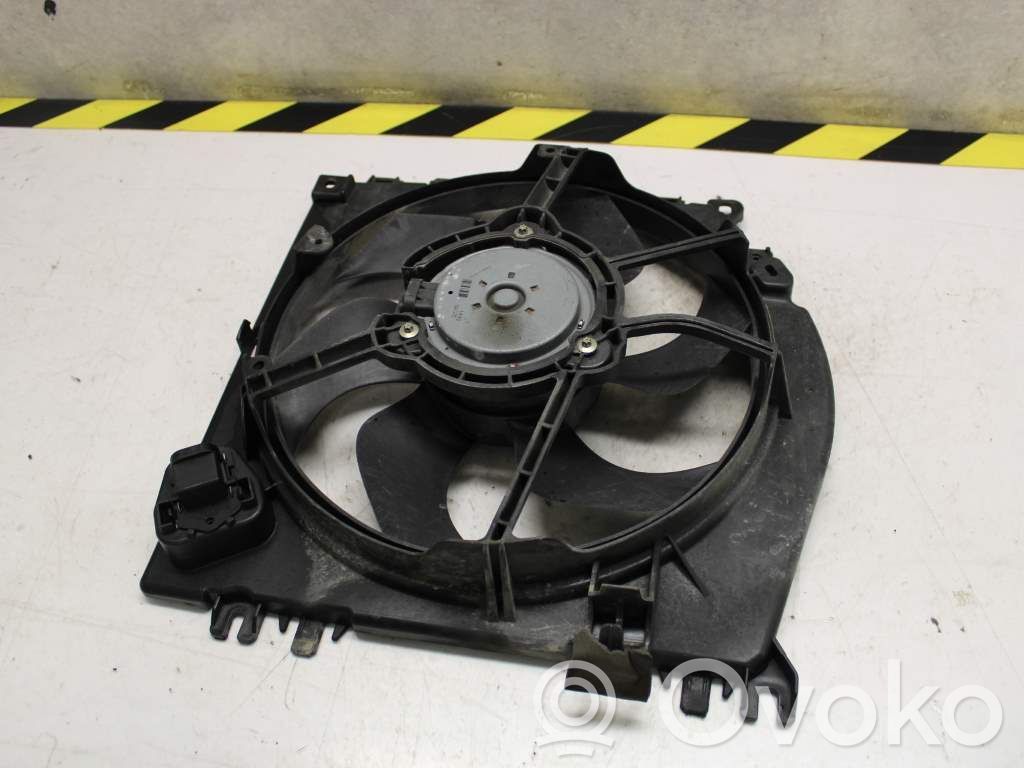 Renault Clio III Elektryczny wentylator chłodnicy 