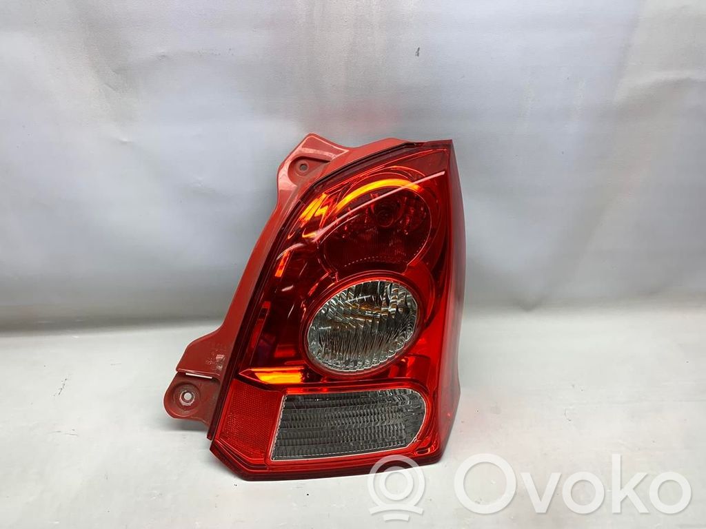 Suzuki Alto Aizmugurējais lukturis virsbūvē 