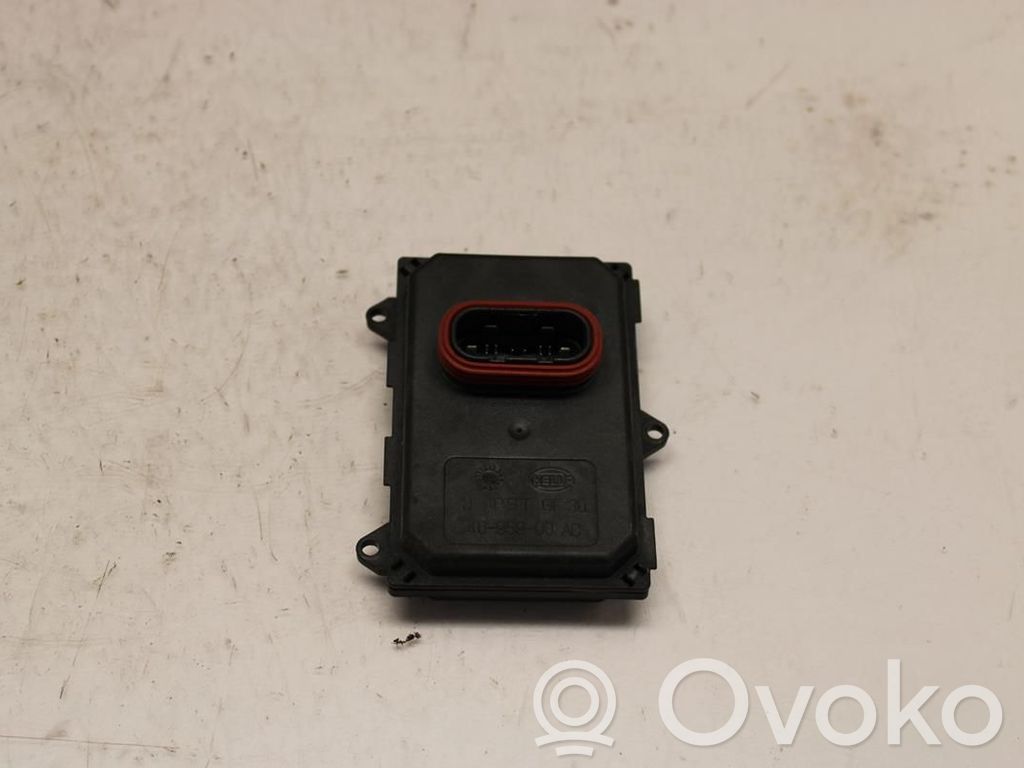 Volkswagen Touareg II Light module LCM 