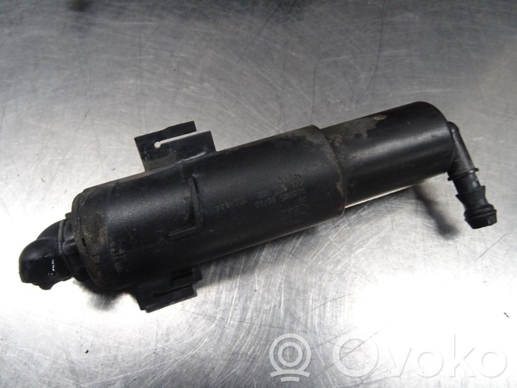 Audi A4 S4 B8 8K Dysza spryskiwacza lampy przedniej 