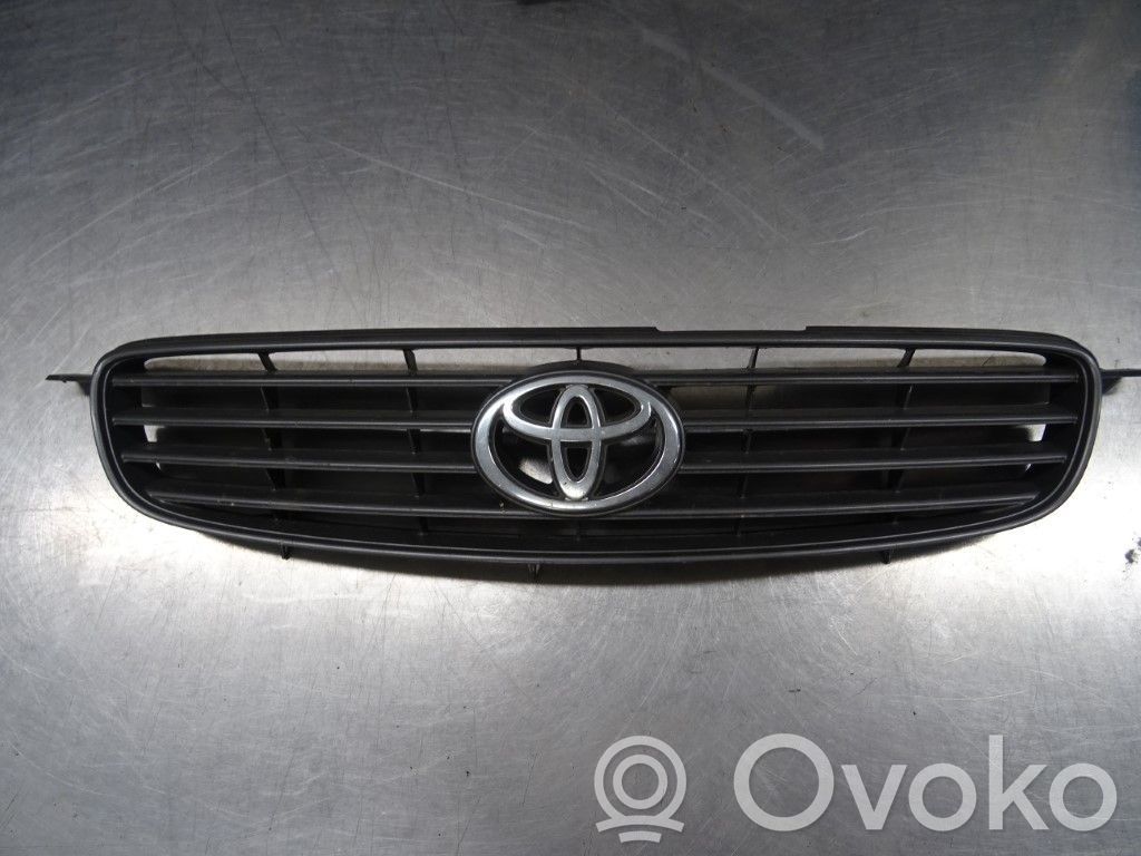 Toyota Corolla E110 Etupuskurin ylempi jäähdytinsäleikkö 