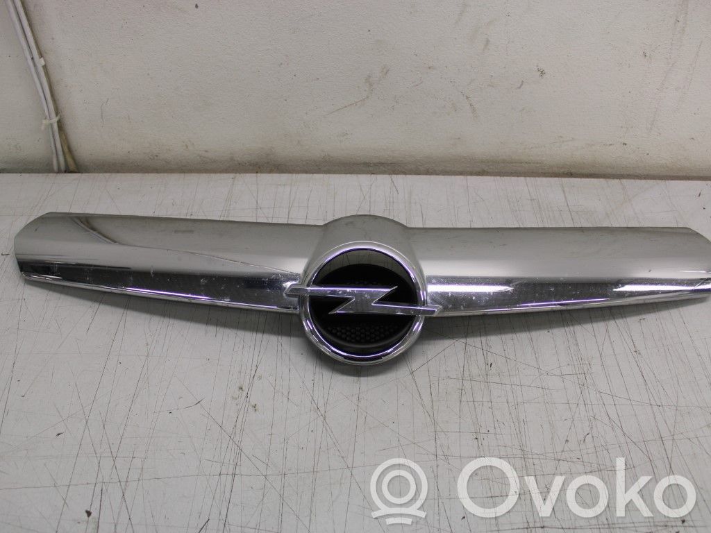 Opel Corsa D Maskownica / Grill / Atrapa górna chłodnicy 