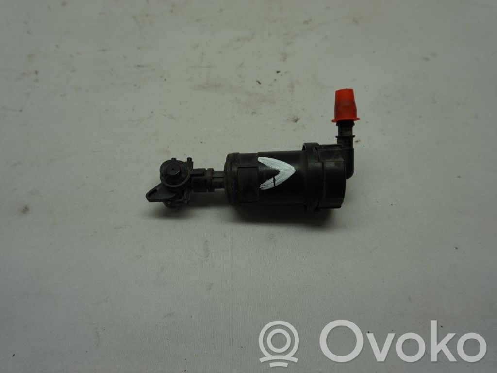 Opel Zafira B Dysza spryskiwacza lampy przedniej