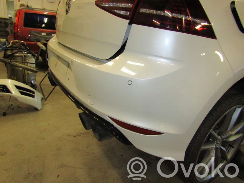 Volkswagen Golf VII Parachoques