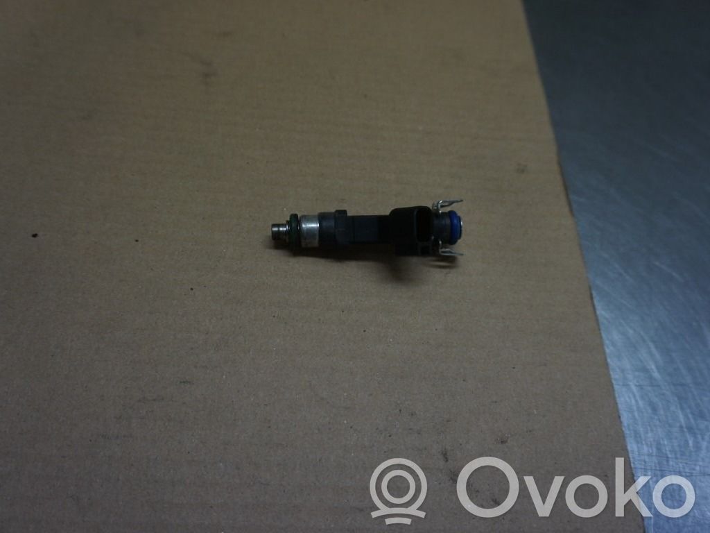 Volvo V70 Wtryskiwacz paliwa 