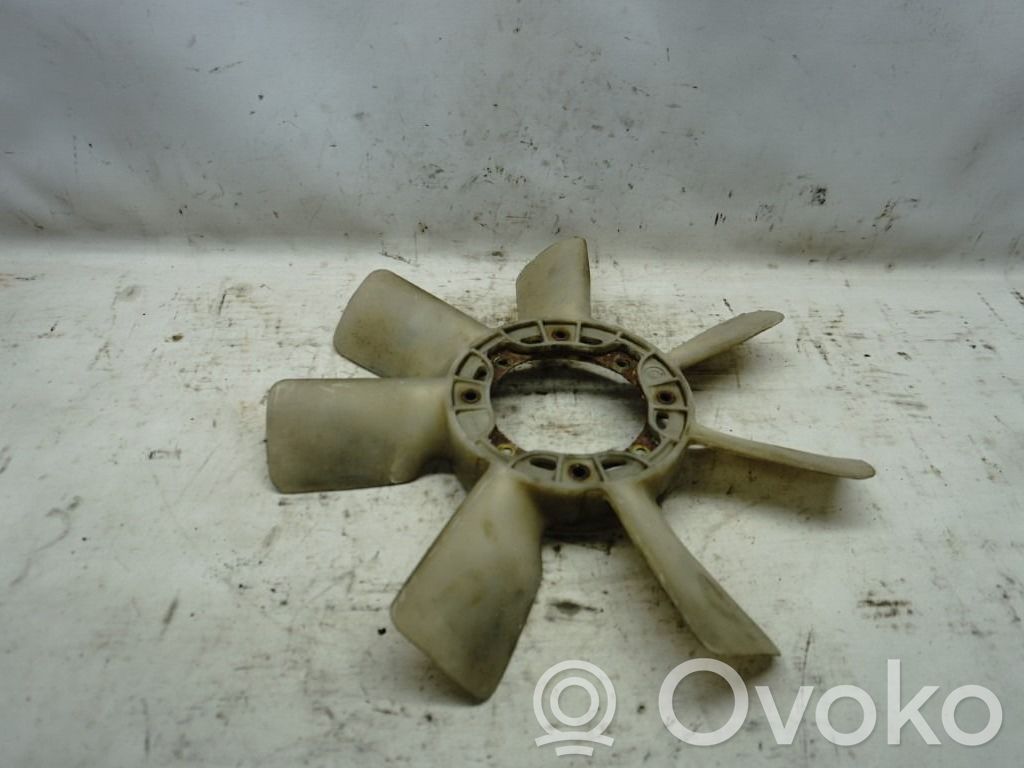 Volvo 240 Elice ventilator 
